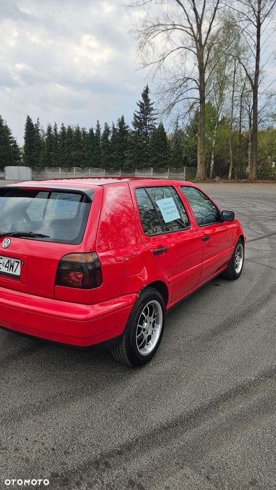 Volkswagen Golf 1.8 - 6