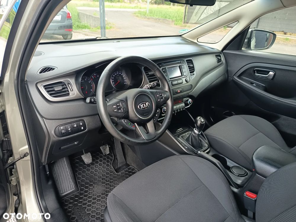 Kia Carens 1.6 GDI Dream-Team Edition - 19
