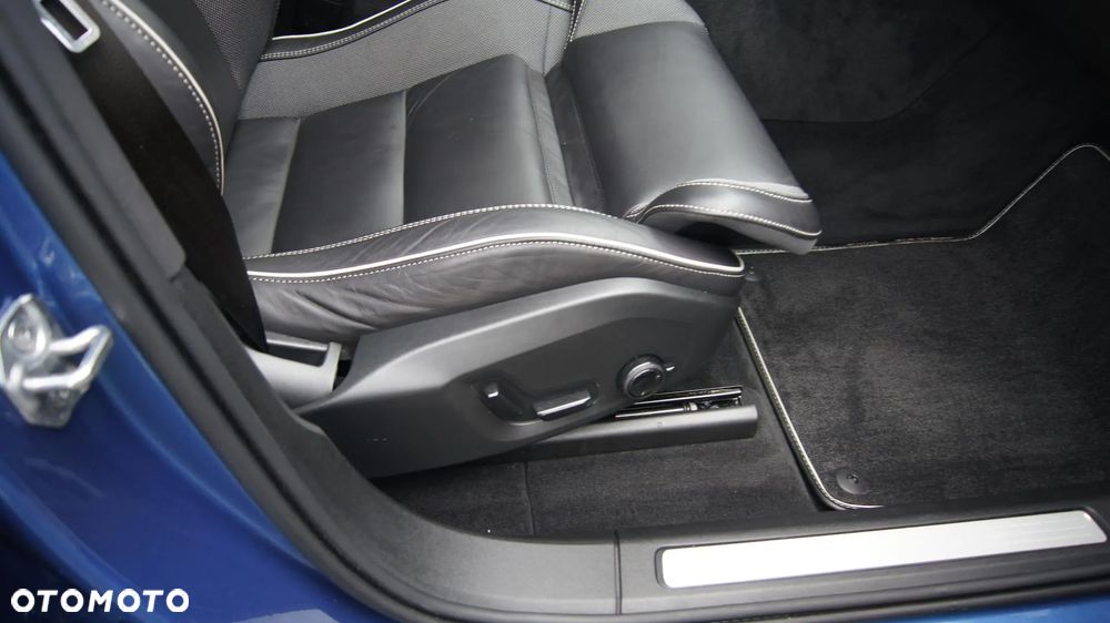 Volvo XC 60 D4 AWD R-Design - 13