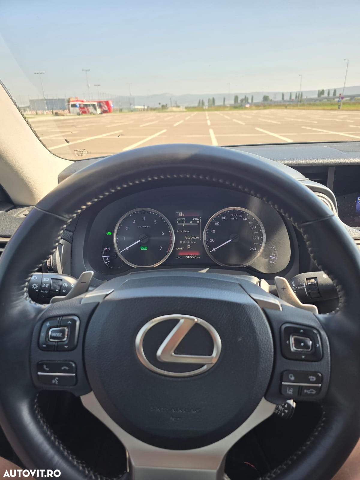 Lexus Seria IS 300h - 14