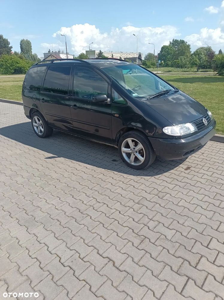 Volkswagen Sharan 1.9 TDI Highline - 1