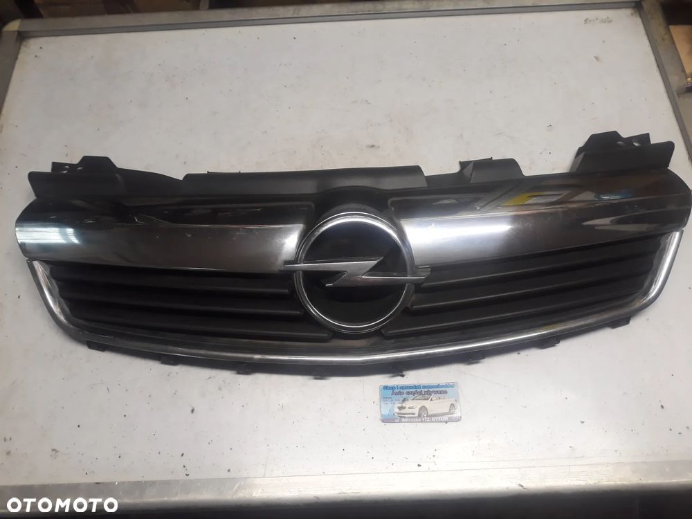 GRILL ATRAPA OPEL ZAFIRA B  13157590 - 1