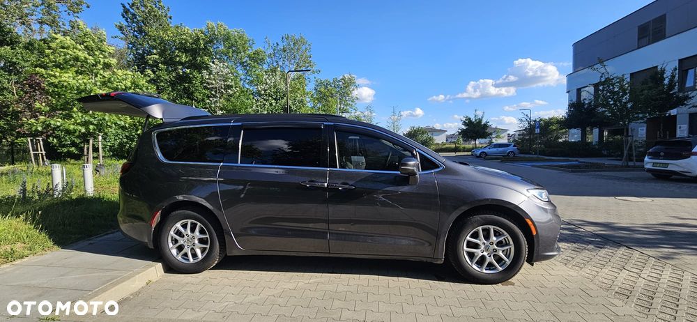Chrysler Pacifica - 5