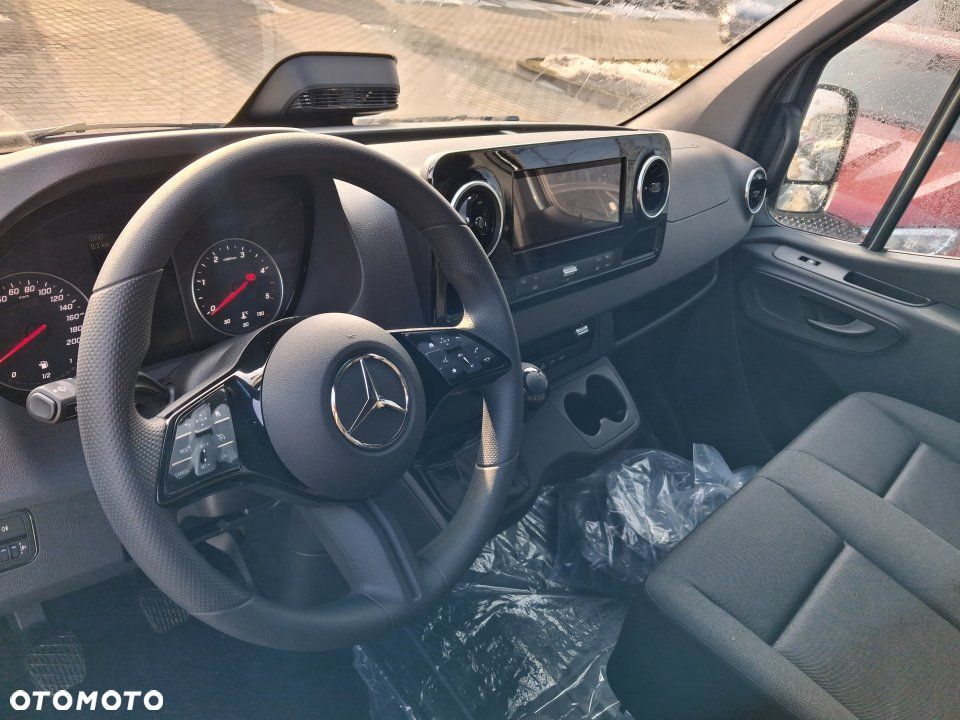 Mercedes-Benz Sprinter - 4