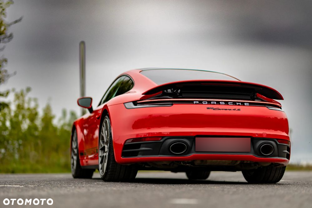 Porsche 911 Carrera 4S - 38