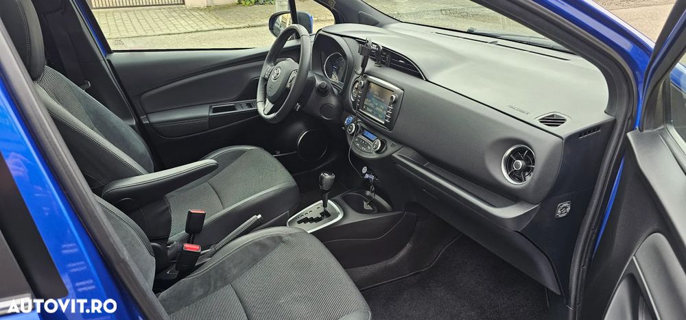 Toyota Yaris 1.5 VVT-i HSD Exclusive - 6