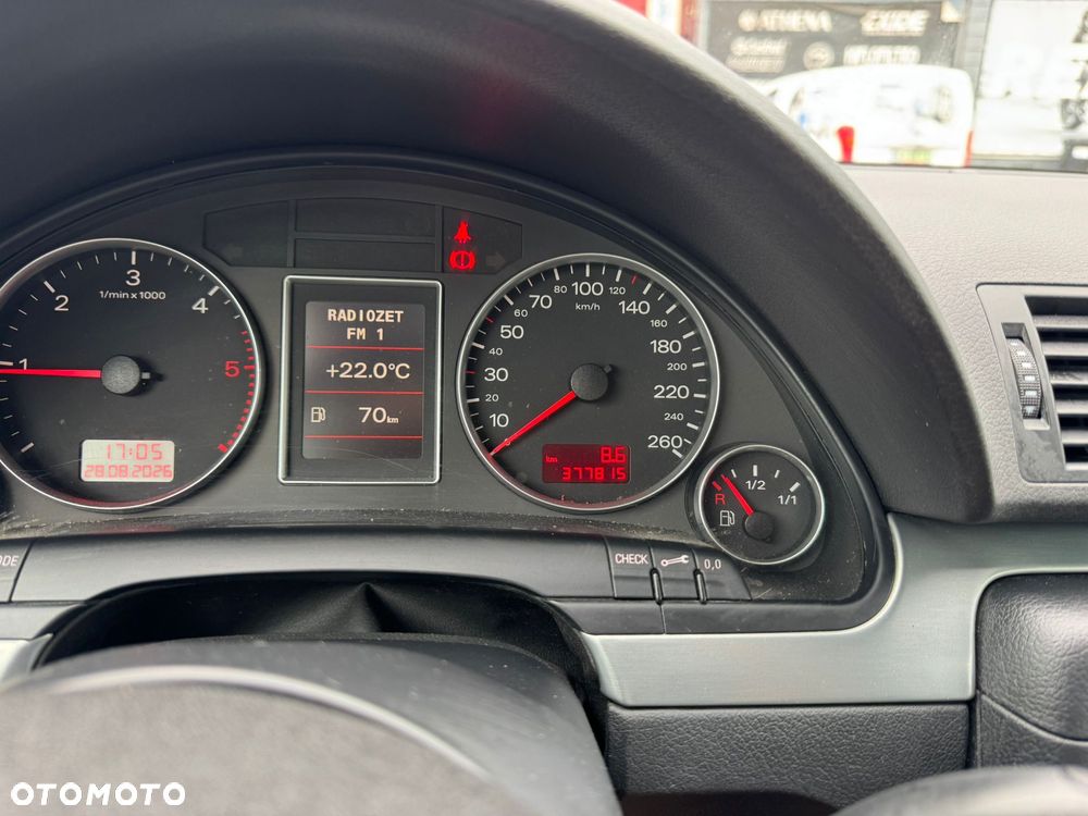 Audi A4 Avant 2.0 TDI DPF - 6