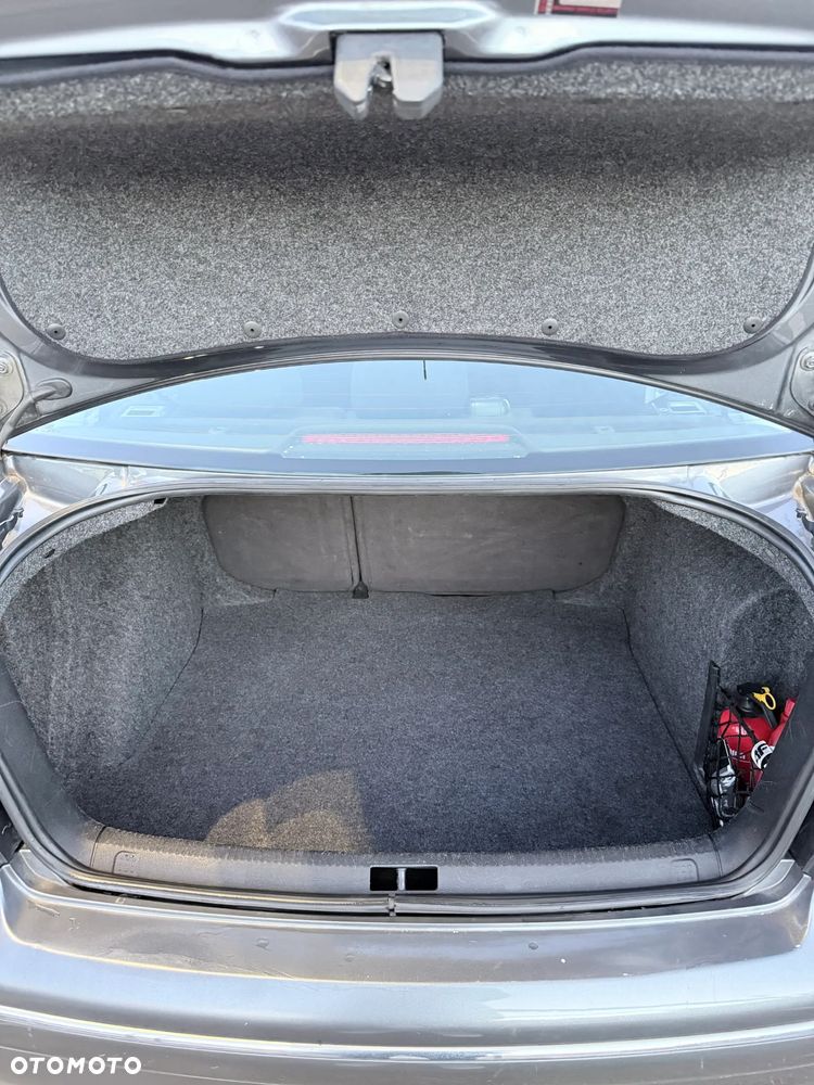Volkswagen Jetta - 11