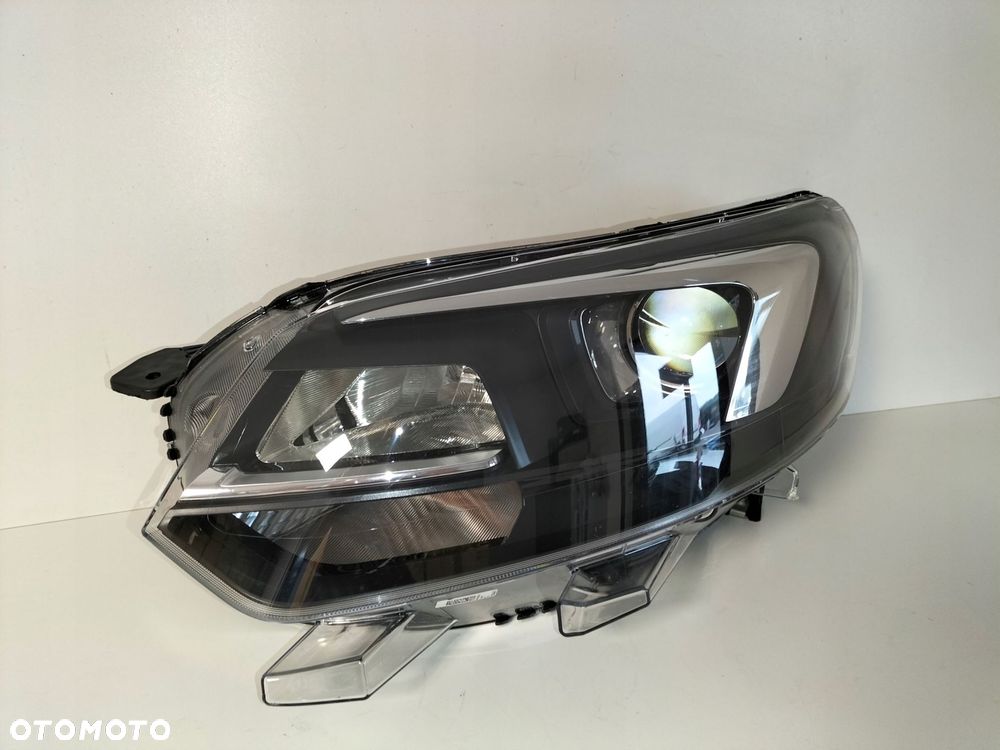 lampa przednia reflektor lewa opel zafira d 19- vivaro c 19- xenon - 2
