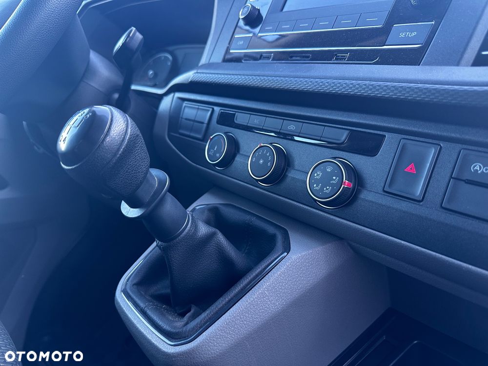 Volkswagen Transporter - 22