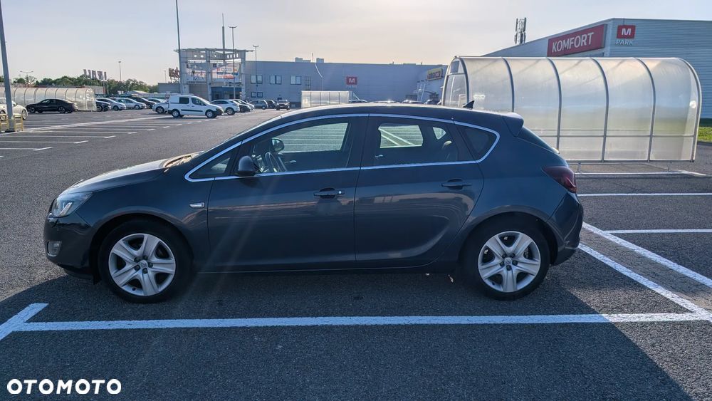 Opel Astra 1.4 T Cosmo - 8