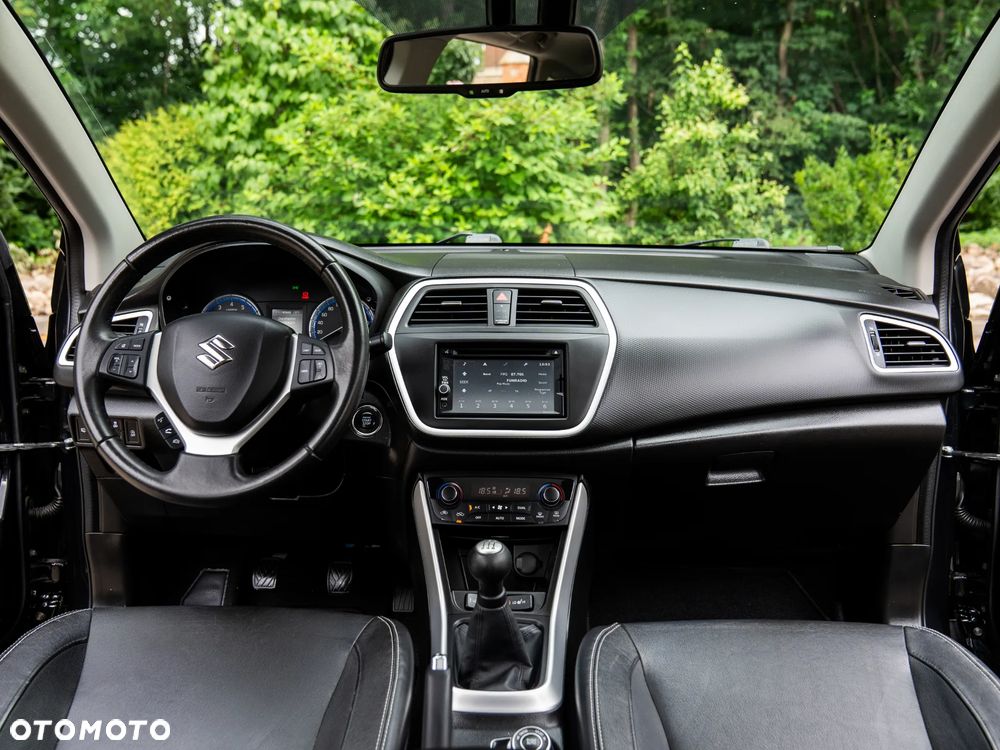 Suzuki SX4 S-Cross 1.6 Premium 4WD - 35