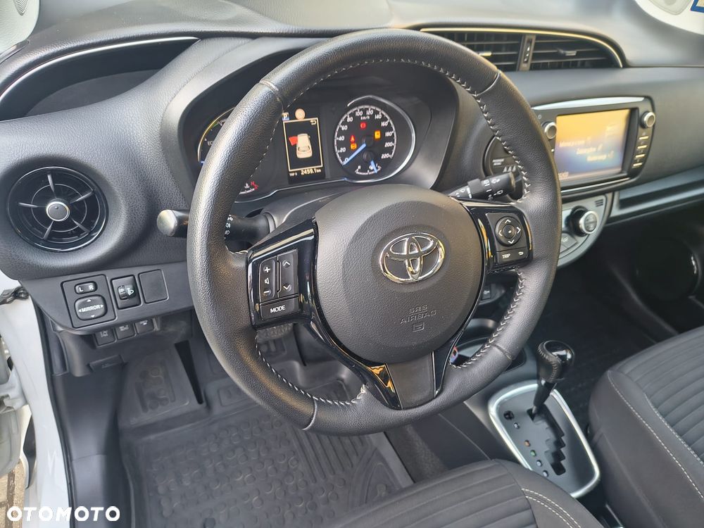 Toyota Yaris Hybrid 100 Dynamic EU6 - 7