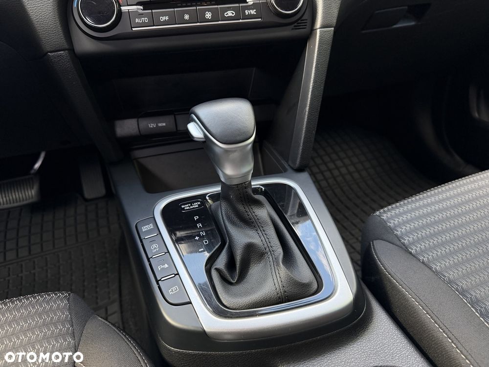 Kia Ceed 1.6 CRDi mHEV Business Line DCT - 32