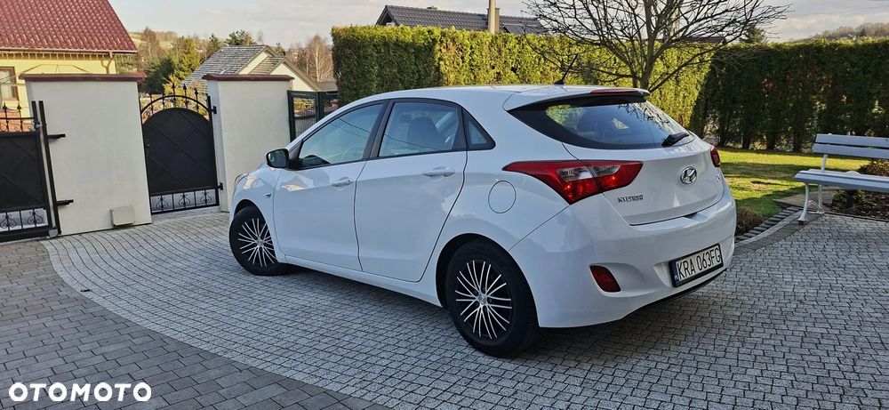 Hyundai i30 blue 1.4 Style - 15