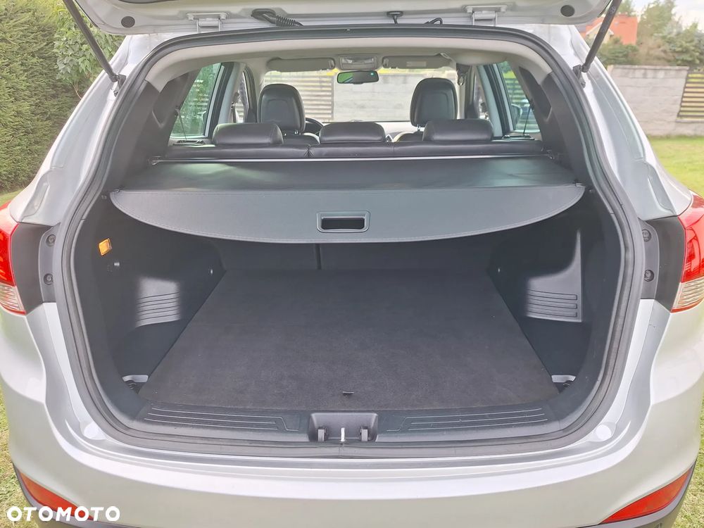 Hyundai ix35 1.7 CRDi 2WD blue Finale Silver - 32