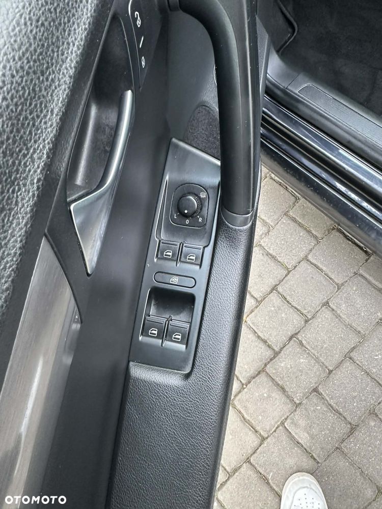 Volkswagen Passat 2.0 TDI 4Motion DSG BlueMotion Tech R-Line - 13