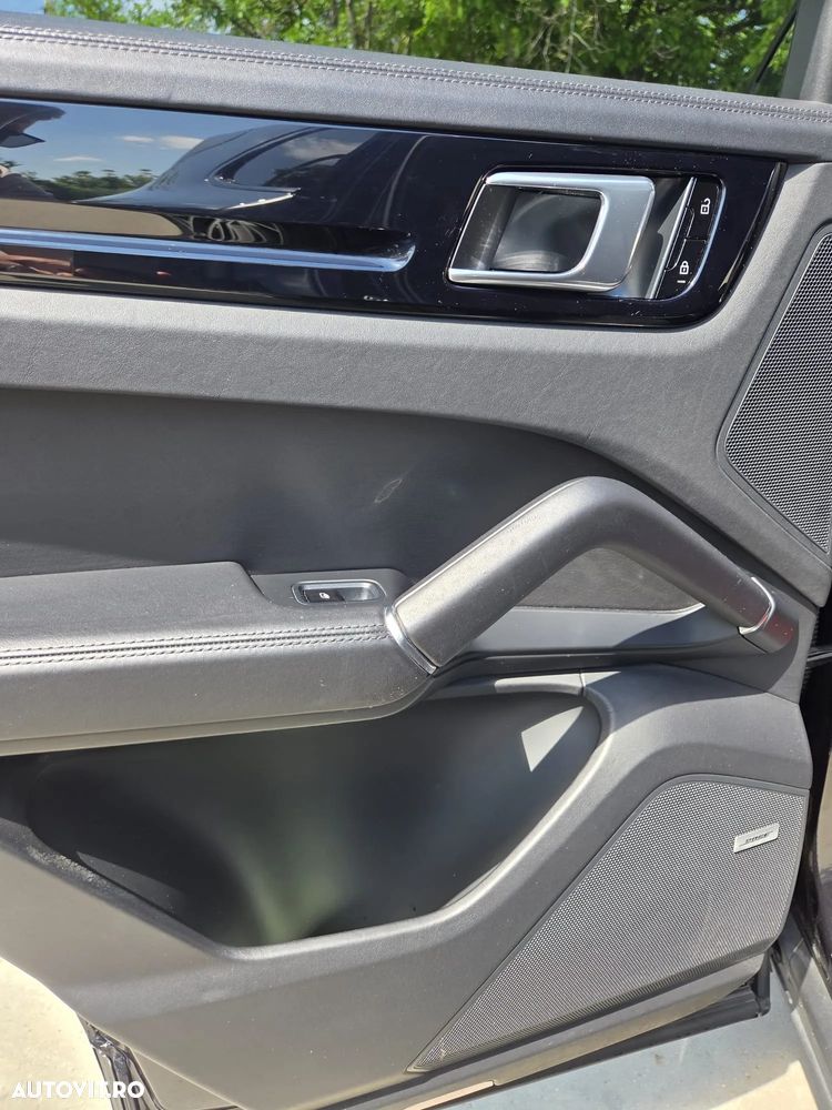 Porsche Cayenne Tiptronic S - 13