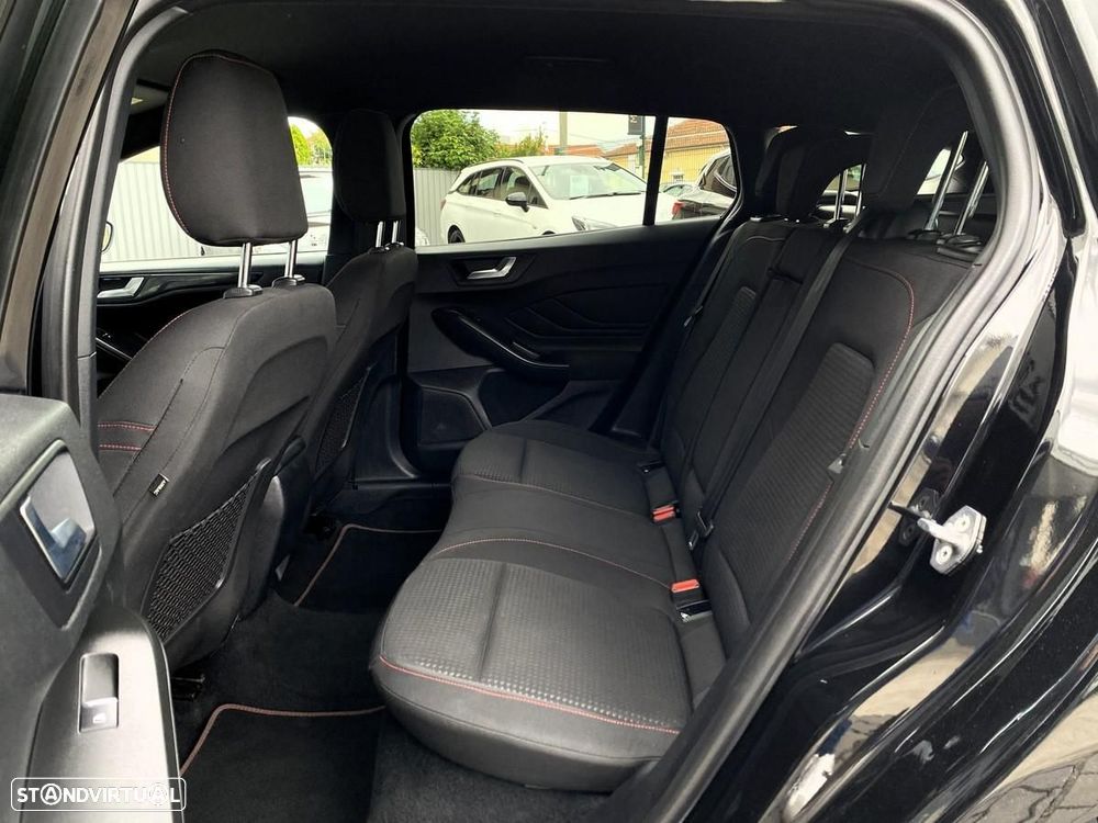 Ford Focus SW 1.0 EcoBoost MHEV ST-Line - 35