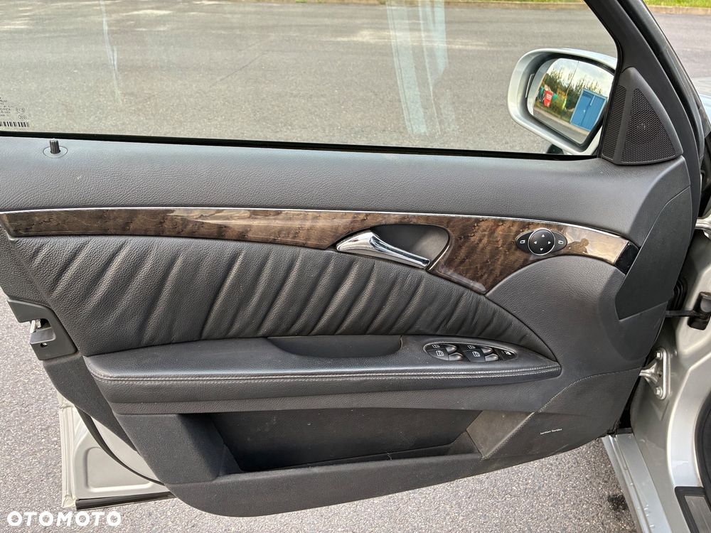 Mercedes-Benz Klasa E 320 CDI T Avantgarde - 12
