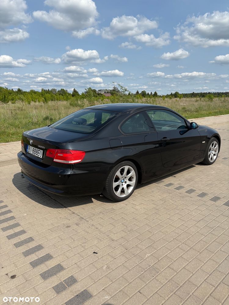 BMW Seria 3 320i - 5