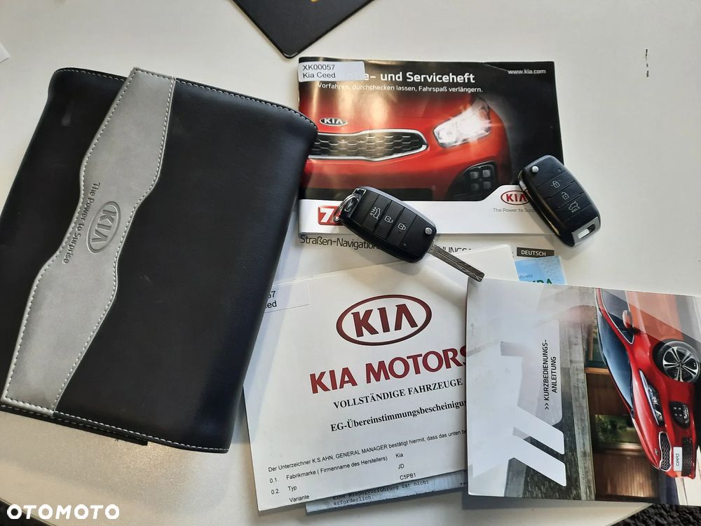 Kia Ceed - 35