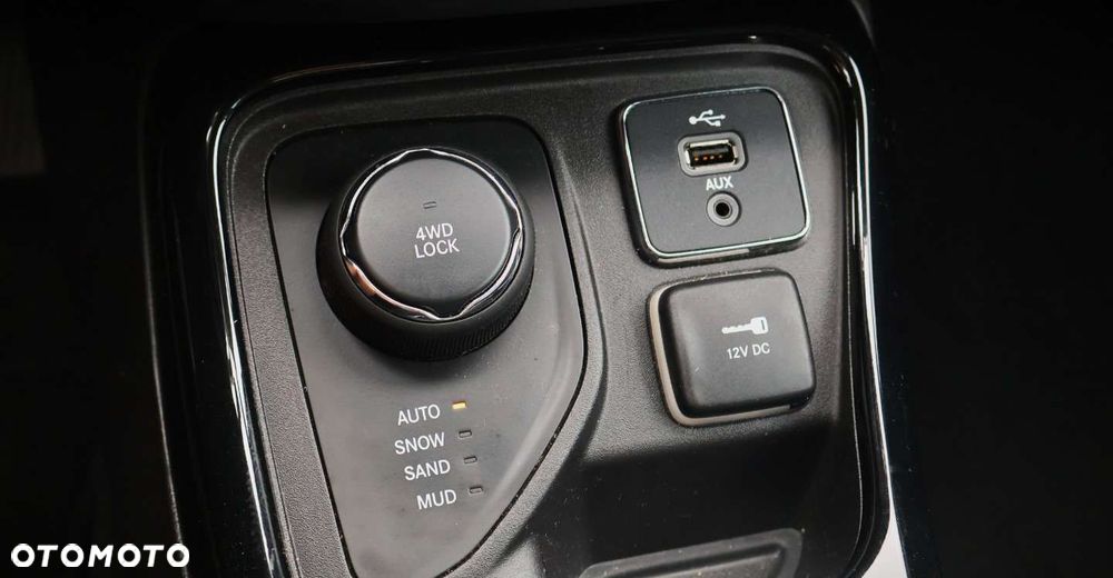 Jeep Compass - 25