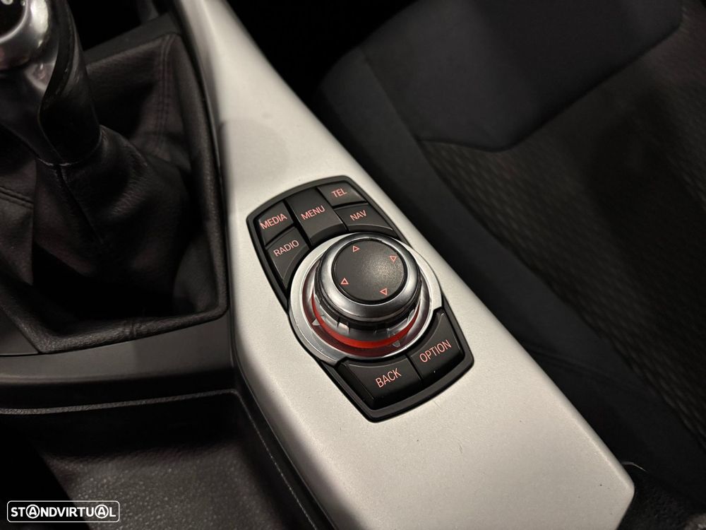 BMW 116 d Line Urban - 39