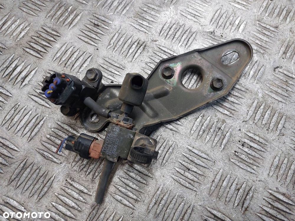 ZAWÓR PODCIŚNIENIA TOYOTA RAV4 II 2.0 D4D 25860-27010 89421-20210 - 1