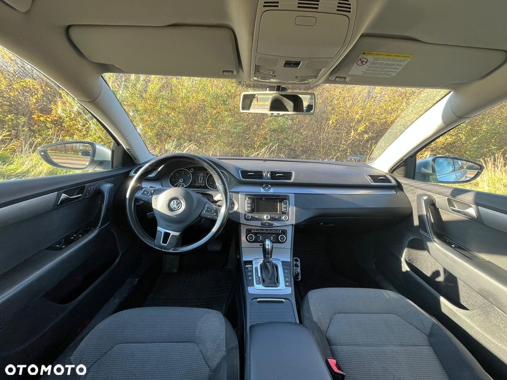 Volkswagen Passat 2.0 TDI DSG Comfortline - 9