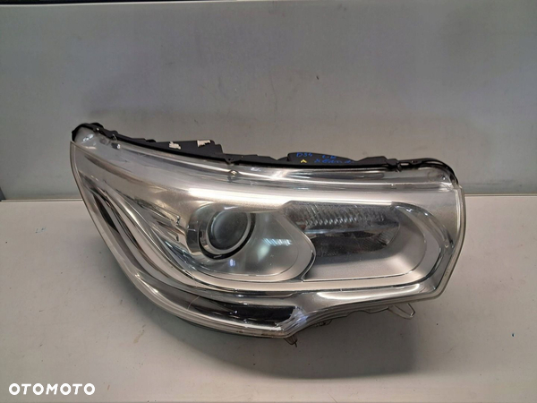 Citroen DS4 PRAWA Lampa przednia - anglik, XENON