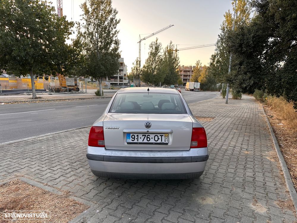 VW Passat 1.6 Confortline - 3