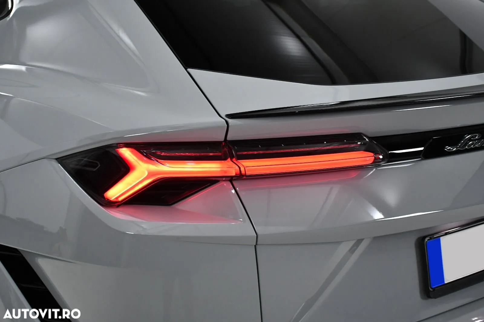 Lamborghini URUS - 12