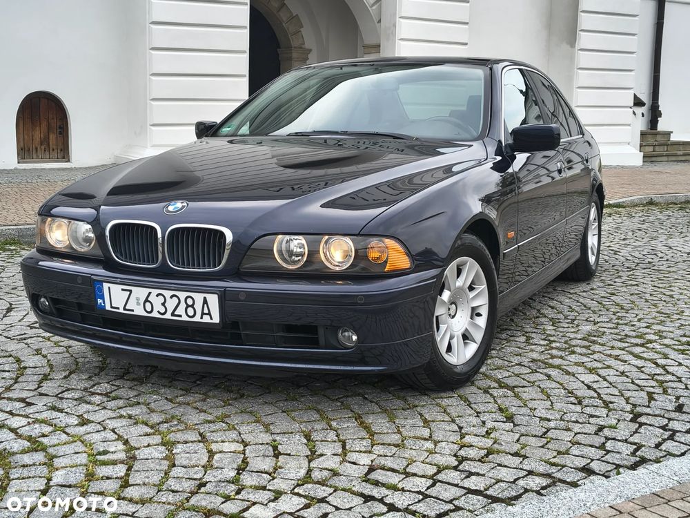BMW Seria 5 520i Touring Edition Exclusive - 4