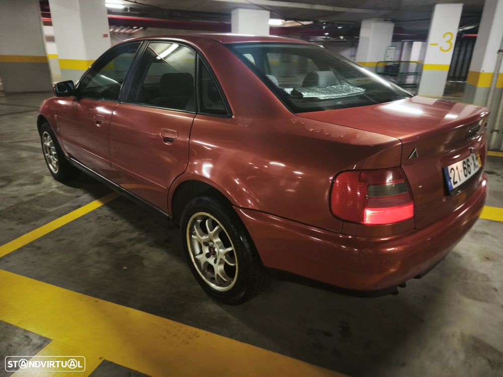 Audi A4 1.9 TDI Attraction EC - 28