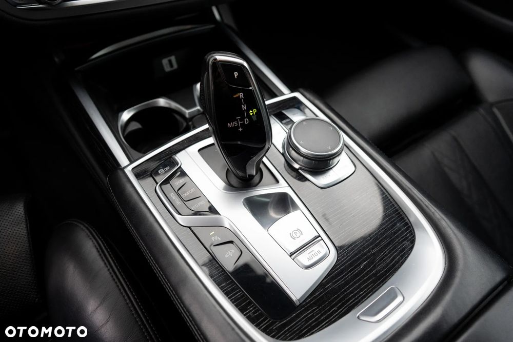 BMW Seria 7 730d xDrive - 18