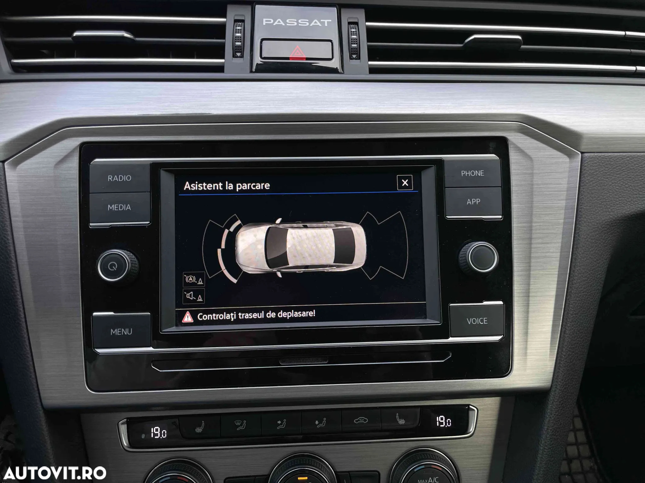 Volkswagen Passat - 17
