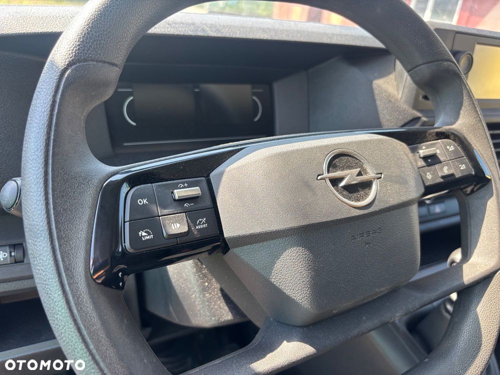 Opel Vivaro - 13