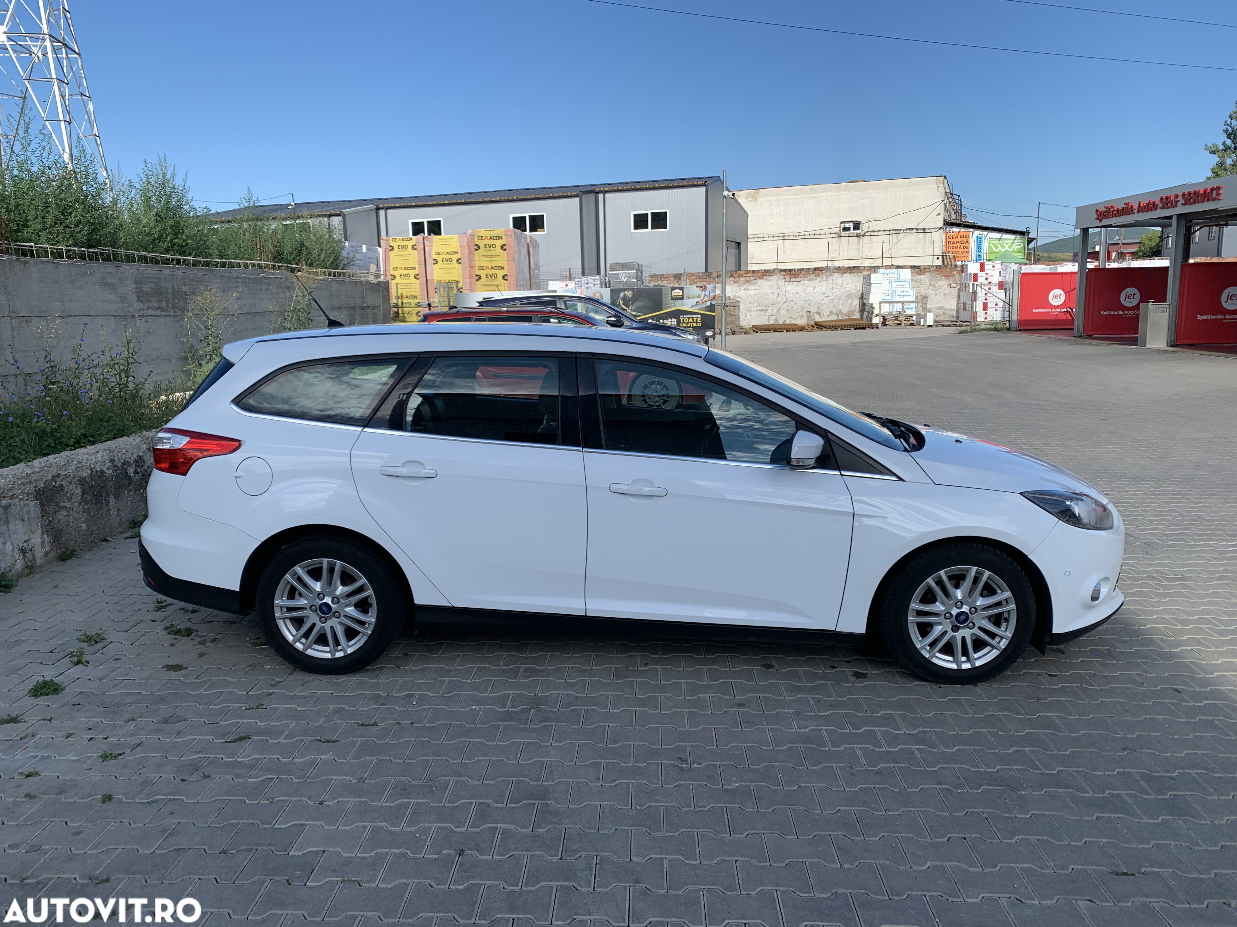 Ford Focus Turnier 1.6 TDCi DPF Start-Stopp-System Titanium - 4
