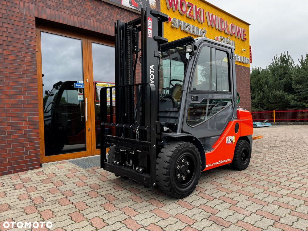 Toyota 02-8FGJF35 - 4