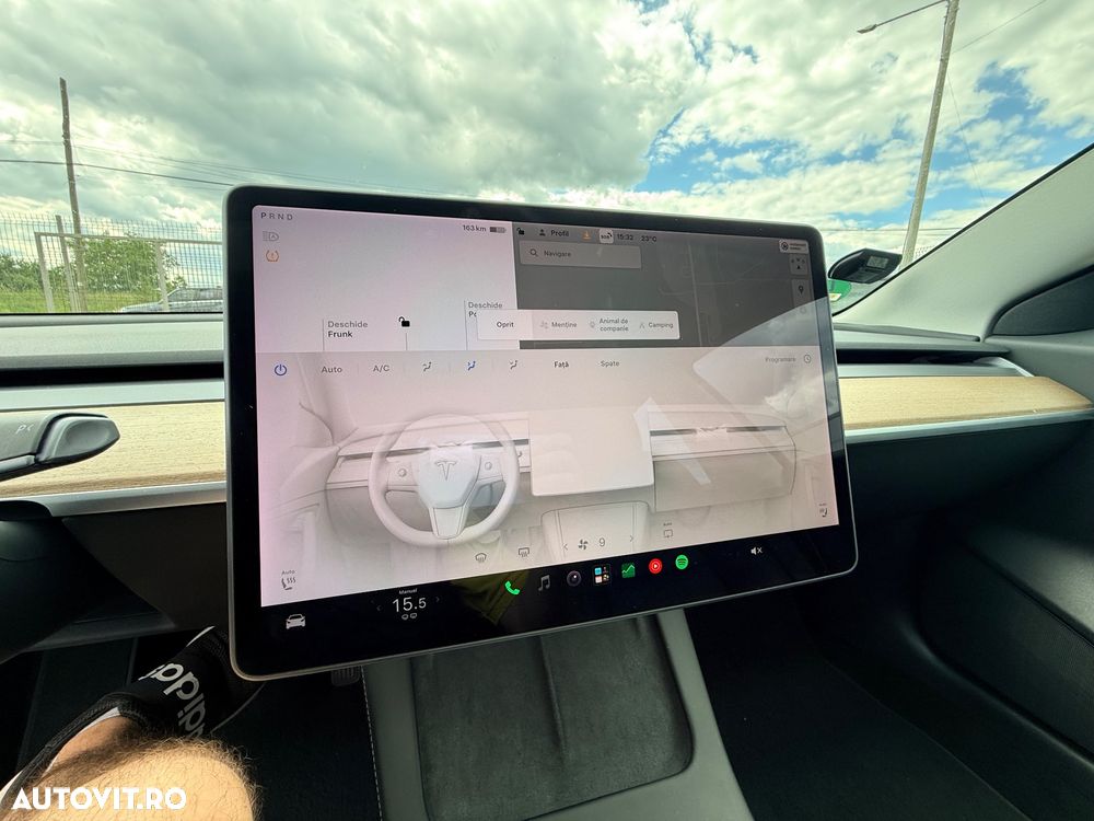 Tesla Model 3 - 9