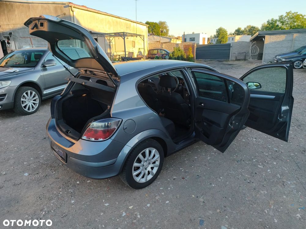 Opel Astra 1.6 Sport Easytronic - 22