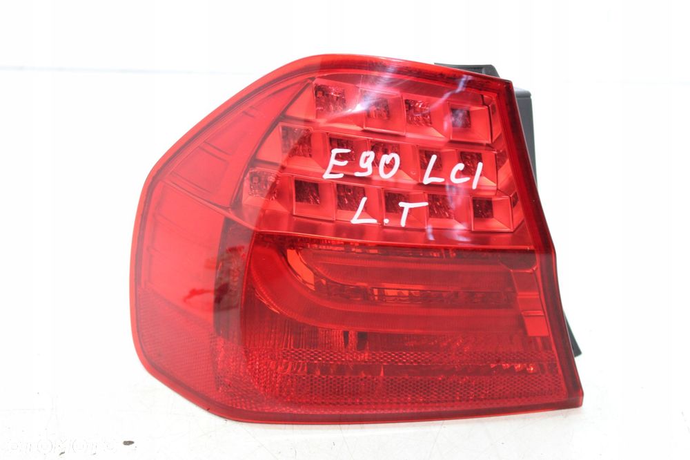 LAMPA LEWY LEWA TYŁ TYLNA W BŁOTNIK BMW E90 LIFT LCI 7289425 LED LCI - 1