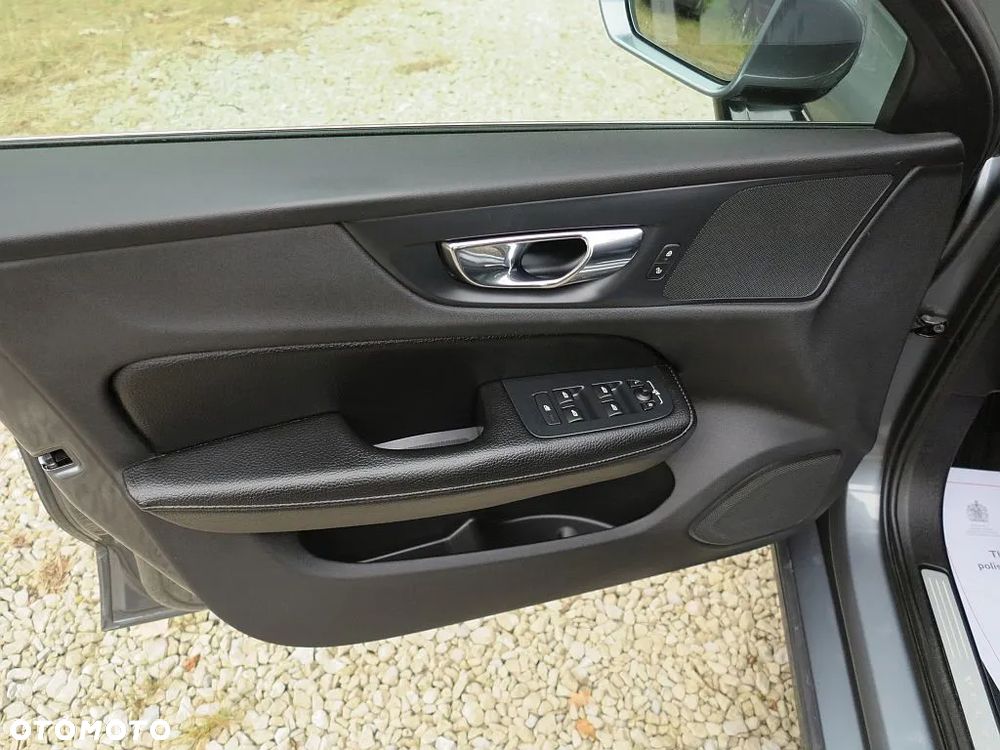 Volvo V60 D3 Momentum - 11