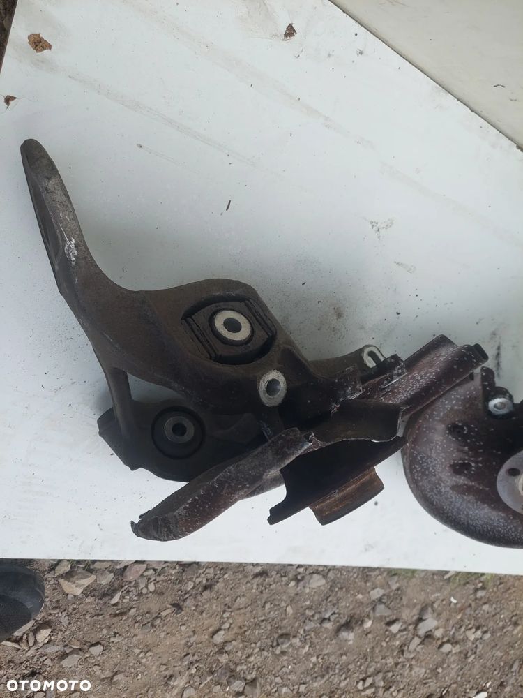 ZWROTNICA PIASTA PRAWY LEWY TYŁ AUDI A4 B8 1.8 2.0 TFSI 2.0 TDI - 3