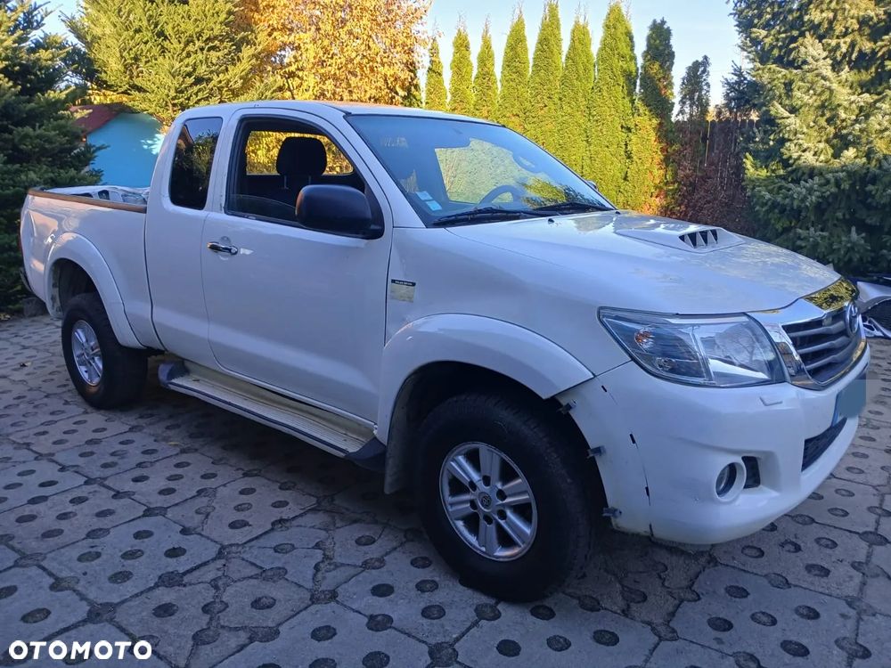 Toyota Hilux D4-D DLX 4x4 4os - 3