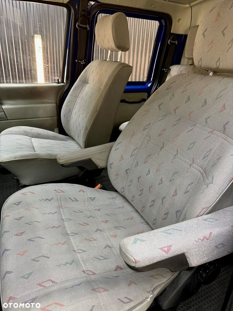 Volkswagen Transporter - 18