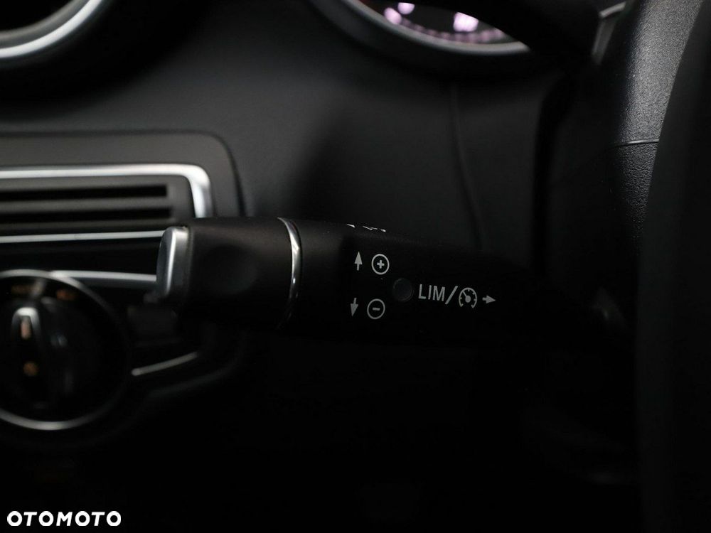 Mercedes-Benz Klasa C 180 - 31