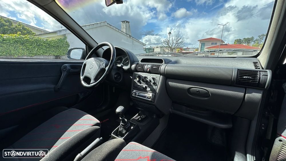 Opel Corsa 1.6 16V GSi - 14