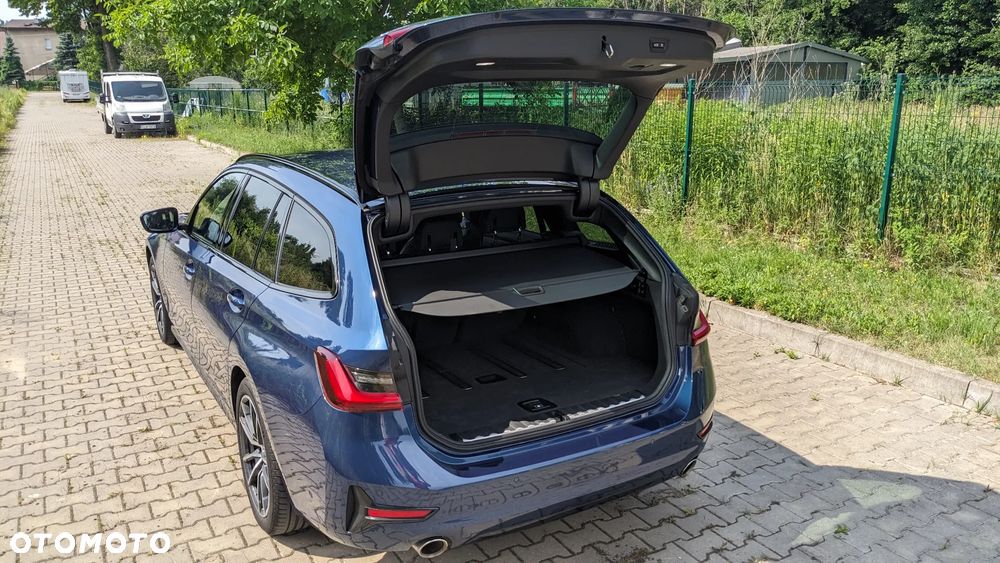 BMW Seria 3 330i xDrive Sport Line - 18